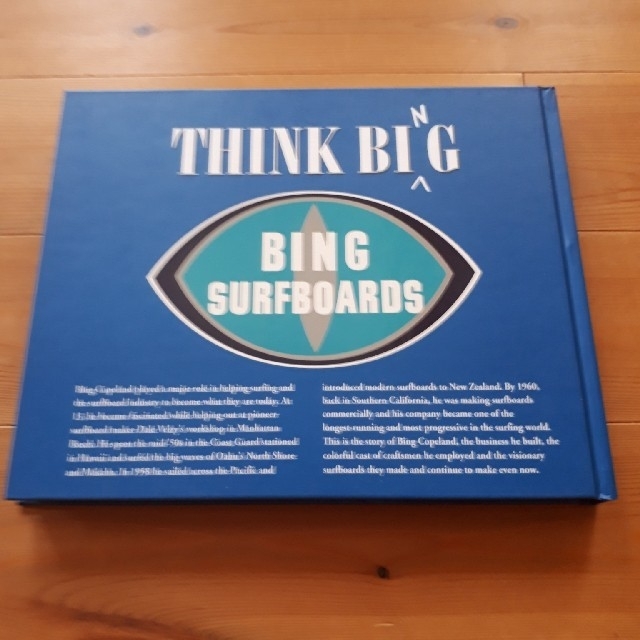 Ron Herman(ロンハーマン)のＢＩＮＧＳＵＲＦＢＯＡＲＤ　ＡＲＴＢＯＯＫ
ビングサーフボード５０周年記念写真集 スポーツ/アウトドアのスポーツ/アウトドア その他(サーフィン)の商品写真