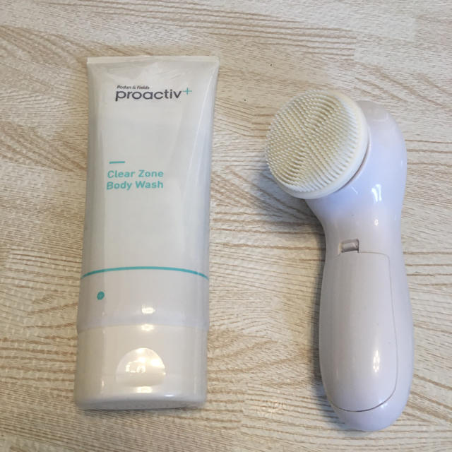 proactiv(プロアクティブ)のプロアクティブ クリアボディウォッシュ 新品未使用 コスメ/美容のボディケア(ボディソープ/石鹸)の商品写真