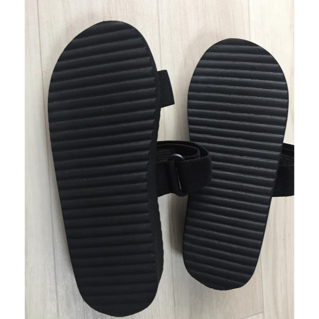 MUJI (無印良品)(ムジルシリョウヒン)の無印良品 甲の高さで調節できるサンダル 黒 レディースの靴/シューズ(サンダル)の商品写真