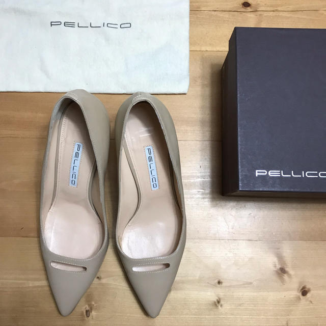 PELLICO(ペリーコ)のペリーコ アネッリ 37   ベージュ レディースの靴/シューズ(ハイヒール/パンプス)の商品写真