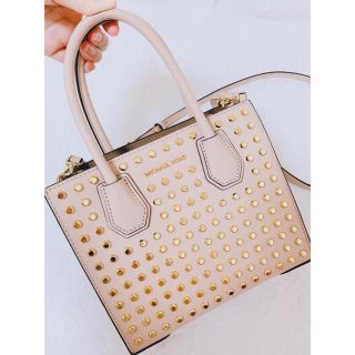 マイケルコース(Michael Kors)のMICHEAL KORS 美品 スタッズバッグ 値下げ(ハンドバッグ)