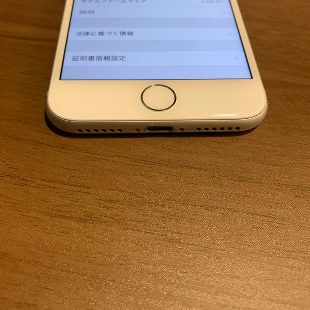 Apple シルバー SIMフリー 背面割れの通販 by たぁ's shop｜アップルならラクマ - iPhone 8 64g 新作再入荷