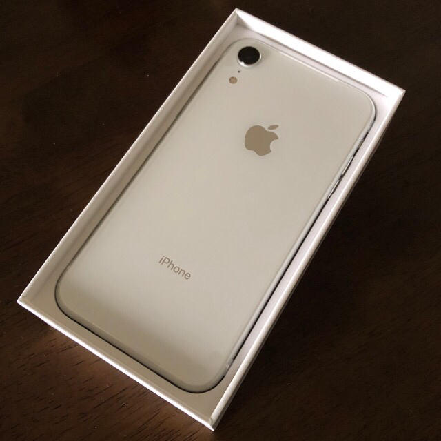 iPhoneXR(64GB)ホワイト/未使用/SIMロック解除済