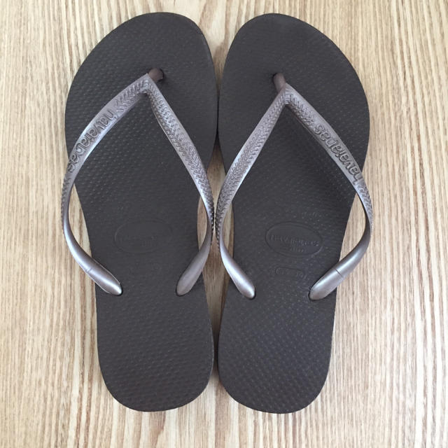 havaianas(ハワイアナス)のyuuuki様ご専用☆丸井購入ハワイアナス スリムビーチサンダル35-36 レディースの靴/シューズ(ビーチサンダル)の商品写真