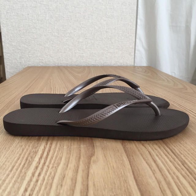 havaianas(ハワイアナス)のyuuuki様ご専用☆丸井購入ハワイアナス スリムビーチサンダル35-36 レディースの靴/シューズ(ビーチサンダル)の商品写真