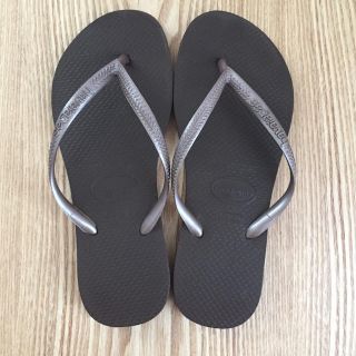 ハワイアナス(havaianas)のyuuuki様ご専用☆丸井購入ハワイアナス スリムビーチサンダル35-36(ビーチサンダル)