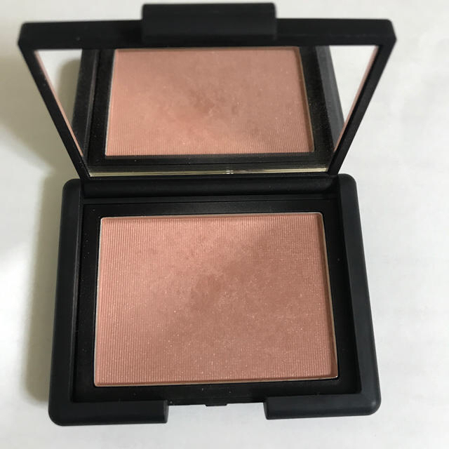 NARS(ナーズ)のnars ブラッシュ コスメ/美容のベースメイク/化粧品(チーク)の商品写真