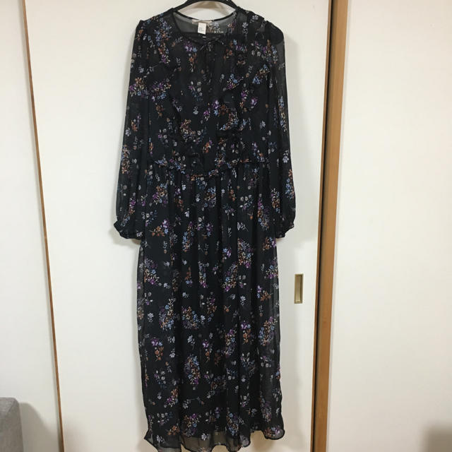 H&M(エイチアンドエム)の専用！H&M 美品花柄ワンピ💐 レディースのワンピース(ロングワンピース/マキシワンピース)の商品写真