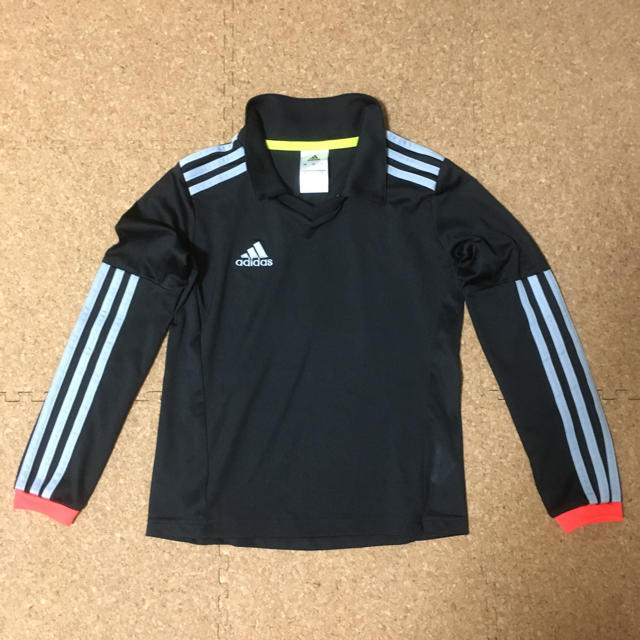 adidas(アディダス)のadidas   男の子用  130㎝   used キッズ/ベビー/マタニティのキッズ服男の子用(90cm~)(Tシャツ/カットソー)の商品写真