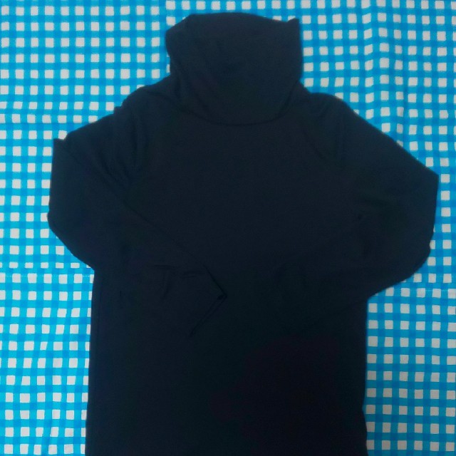 UNIQLO(ユニクロ)のユニクロ ヒートテック 110 黒 タートルネック キッズ/ベビー/マタニティのキッズ服男の子用(90cm~)(下着)の商品写真