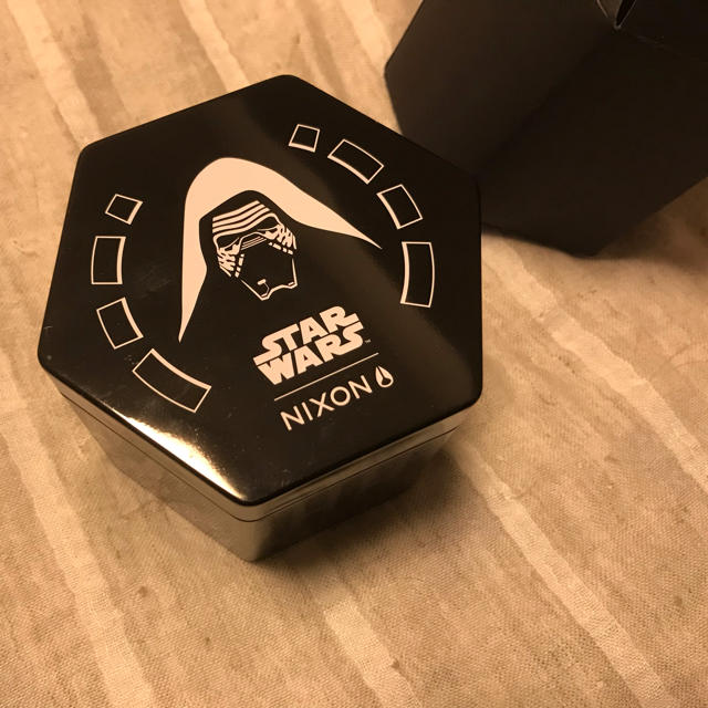 NIXON(ニクソン)のnixon Star wars カイロレン 腕時計 メンズの時計(腕時計(アナログ))の商品写真