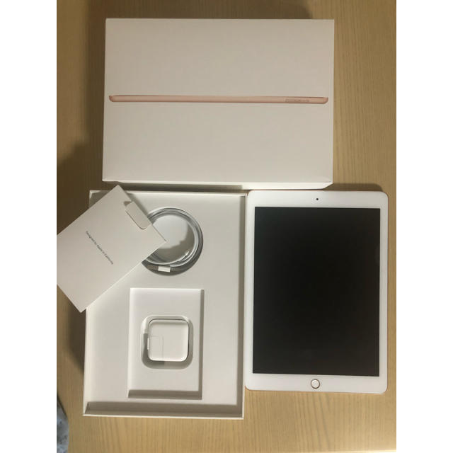 ipad 第6世代 ゴールド WiFiモデルPC/タブレット