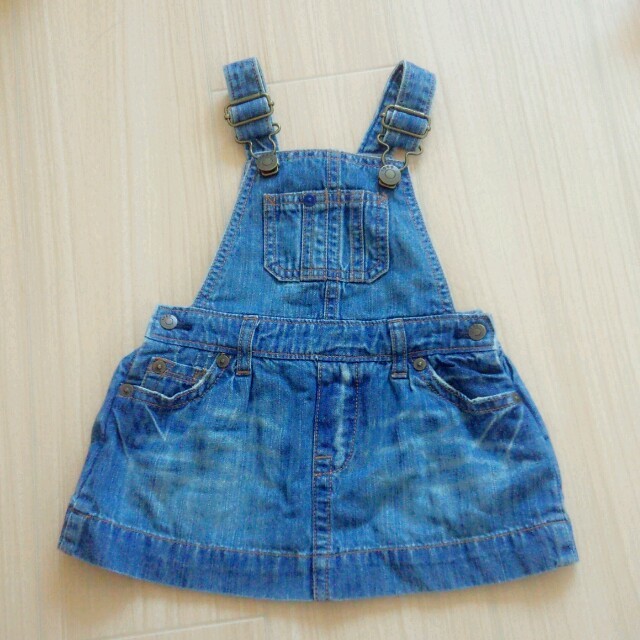 babyGAP(ベビーギャップ)のBabyGAP 70ジャンスカ キッズ/ベビー/マタニティのベビー服(~85cm)(ワンピース)の商品写真