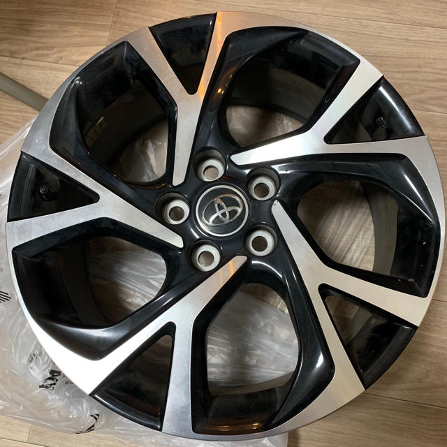 トヨタ C-HR 純正アルミホイール 4本セット - タイヤ・ホイール トヨタ C-HR 純正アルミホイール 4本セット - タイヤ・ホイール