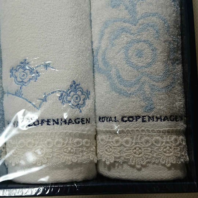 ROYAL COPENHAGEN(ロイヤルコペンハーゲン)のまいまいひめさん専用〈新品〉 ロイヤルコペンハーゲン タオルセット インテリア/住まい/日用品の日用品/生活雑貨/旅行(タオル/バス用品)の商品写真