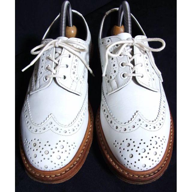 Trickers(トリッカーズ)のエディフィス 別注 トリッカーズ ウィングチップ レザー シューズ 7.5 白 メンズの靴/シューズ(ドレス/ビジネス)の商品写真