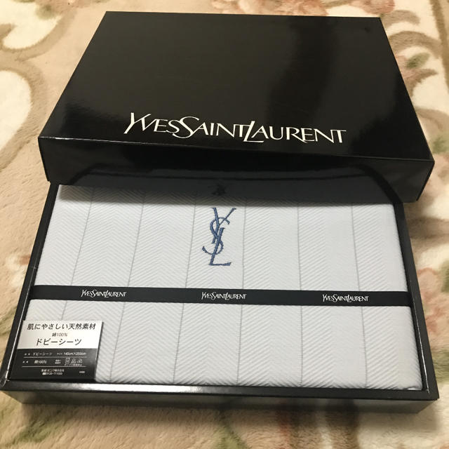 Yves Saint Laurent Beaute(イヴサンローランボーテ)のイブサンローランシーツ インテリア/住まい/日用品の寝具(シーツ/カバー)の商品写真