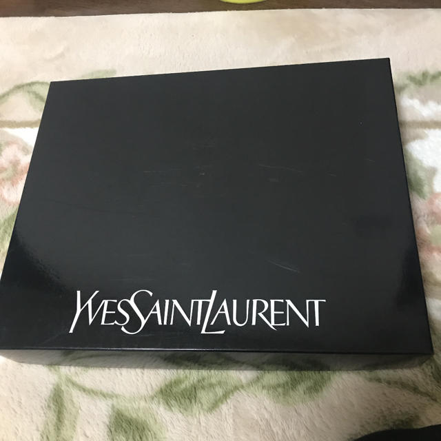 Yves Saint Laurent Beaute(イヴサンローランボーテ)のイブサンローランシーツ インテリア/住まい/日用品の寝具(シーツ/カバー)の商品写真