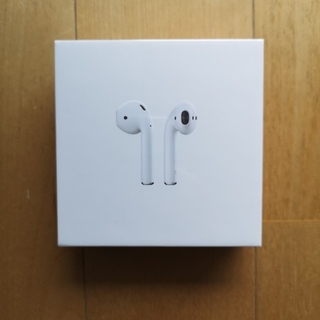 アップル(Apple)の新品未開封 AirPods with Charging Case 第二世代(ヘッドフォン/イヤフォン)