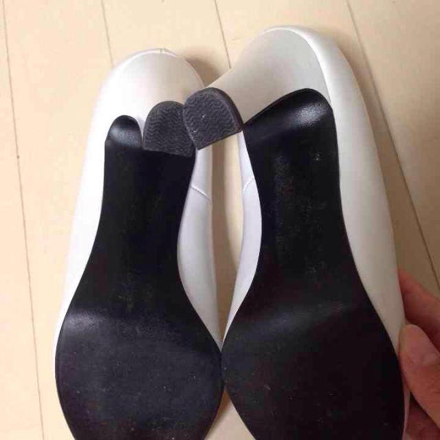 DIANA(ダイアナ)のDIANA 白 パンプス レディースの靴/シューズ(ハイヒール/パンプス)の商品写真