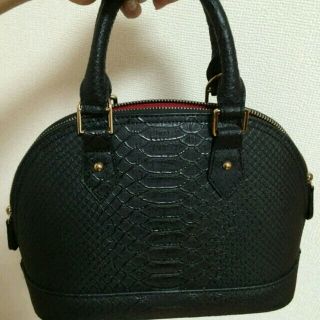 フルラ(Furla)のブラック♡ クロコ アゼル型 バッグ(ハンドバッグ)