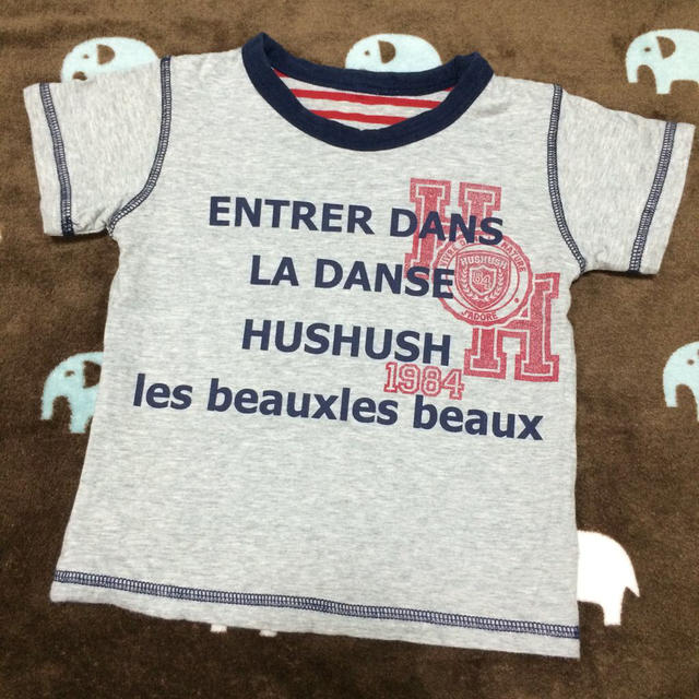 HusHush(ハッシュアッシュ)のHusHushリバーシブルTシャツ キッズ/ベビー/マタニティのキッズ服男の子用(90cm~)(Tシャツ/カットソー)の商品写真