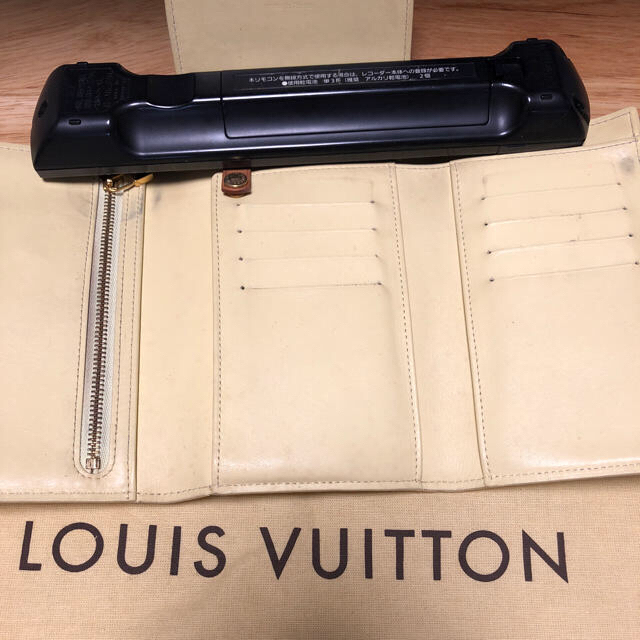 LOUIS VUITTON(ルイヴィトン)のルイヴィトン  ポーチ ウォレット レディースのファッション小物(財布)の商品写真