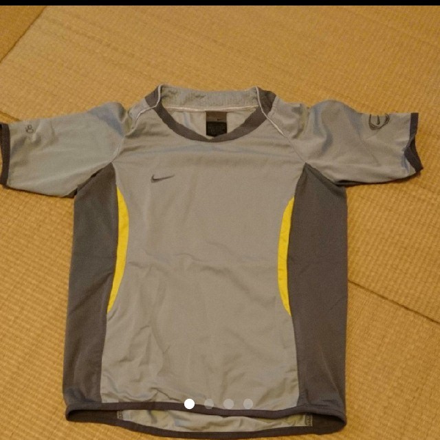 NIKE(ナイキ)のほぼ未使用 ナイキ キッズ ジュニア Tシャツ 130cm キッズ/ベビー/マタニティのキッズ服男の子用(90cm~)(Tシャツ/カットソー)の商品写真