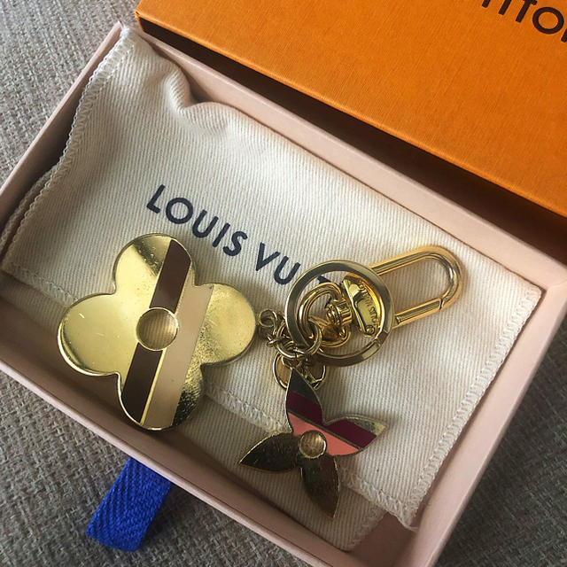 LOUIS VUITTON - ルイヴィトンチャームの通販 by 🌹｜ルイヴィトンならラクマ