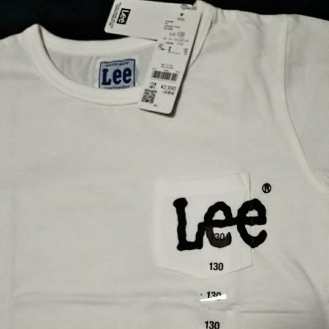 Lee(リー)の★新品未使用★ Lee 胸ロゴプリント半袖Tシャツキッズ／白／130cm キッズ/ベビー/マタニティのキッズ服男の子用(90cm~)(Tシャツ/カットソー)の商品写真