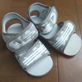 アディダス(adidas)のadidas★アディダス サンダル 迷彩 ベージュ 15cm 美品(サンダル)