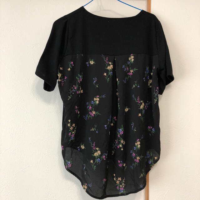 GLOBAL WORK(グローバルワーク)の【おまとめ】グローバルワーク バック花柄トップス レディースのトップス(Tシャツ(半袖/袖なし))の商品写真