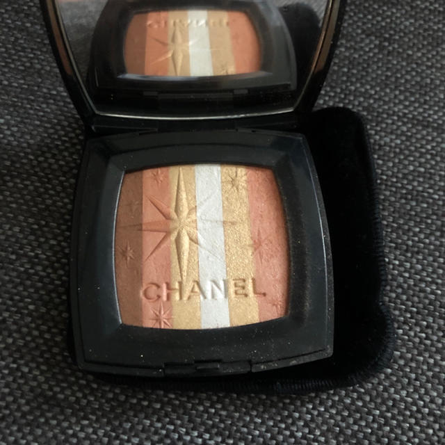 CHANEL(シャネル)のシャネル フェイスカラ― ラスベガス  ラッキーストライプ コスメ/美容のベースメイク/化粧品(フェイスパウダー)の商品写真