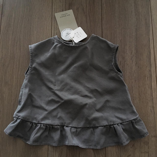 ZARA KIDS(ザラキッズ)のタグ付 新品 トップス ベビートップス フリル オシャレ  キッズ/ベビー/マタニティのベビー服(~85cm)(タンクトップ/キャミソール)の商品写真