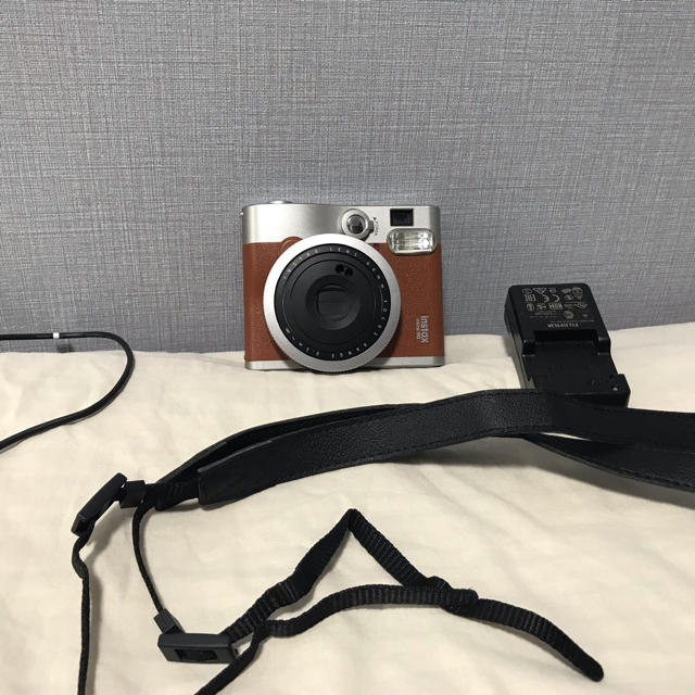 富士フイルム(フジフイルム)のinstax mini90 スマホ/家電/カメラのカメラ(フィルムカメラ)の商品写真