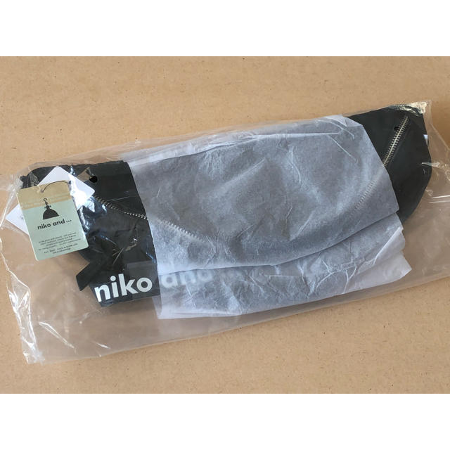 niko and...(ニコアンド)のブラック★ニコアンド  niko and… オリジナル ボディバッグ レディースのバッグ(ボディバッグ/ウエストポーチ)の商品写真