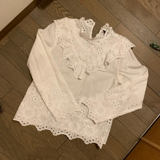 ZARA(ザラ)のZARA レースブラウス レディースのトップス(シャツ/ブラウス(長袖/七分))の商品写真