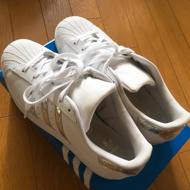 adidas(アディダス)のadidas ホロ スニーカー レディースの靴/シューズ(スニーカー)の商品写真