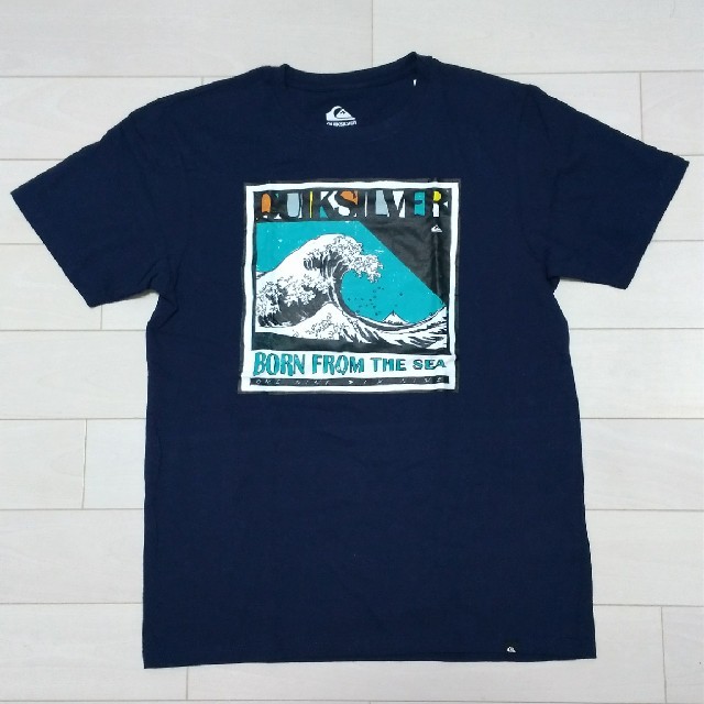 QUIKSILVER(クイックシルバー)の【新品】Quicksilver　クイックシルバー　Ｔシャツ メンズのトップス(Tシャツ/カットソー(半袖/袖なし))の商品写真