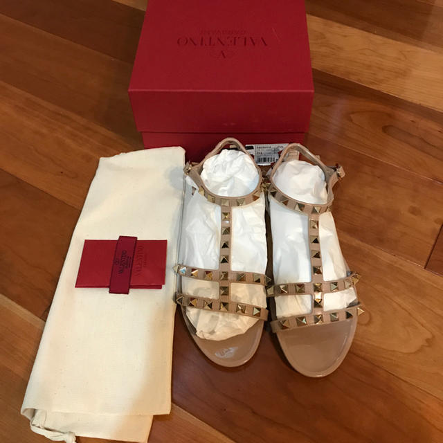 〈新品未使用〉ヴァレンティノ valentino ラバーサンダル 36レディース