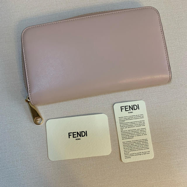 ご専用 新品☆ FENDI 長財布 ピンク - 長財布