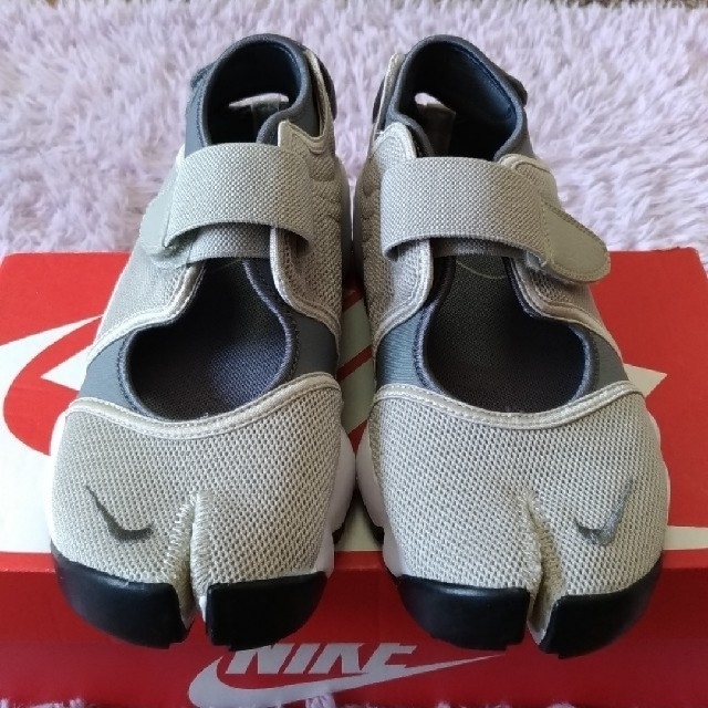 NIKE(ナイキ)の美品 ! !【25cm】ナイキ＊エアリフト/グレー × 白/used レディースの靴/シューズ(スニーカー)の商品写真