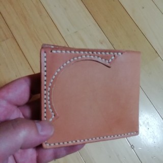 二つ折り財布　ヌメ　ナチュラル　カード特化　(折り財布)