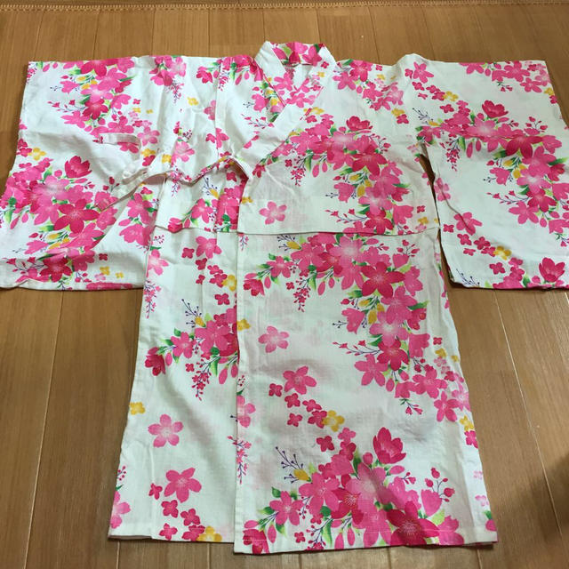 motherways(マザウェイズ)の浴衣104センチ キッズ/ベビー/マタニティのキッズ服女の子用(90cm~)(甚平/浴衣)の商品写真