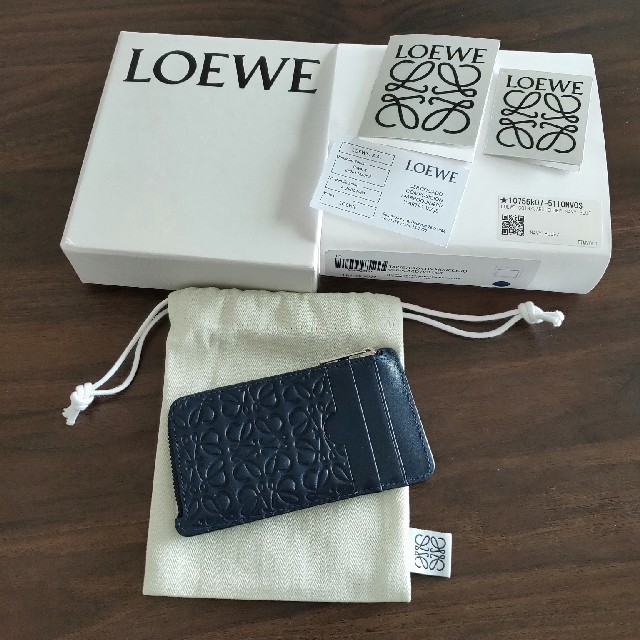 LOEWE(ロエベ)の LOEWE ロエベ コインケース カードケース アナグラ エンボス  レディースのファッション小物(コインケース)の商品写真