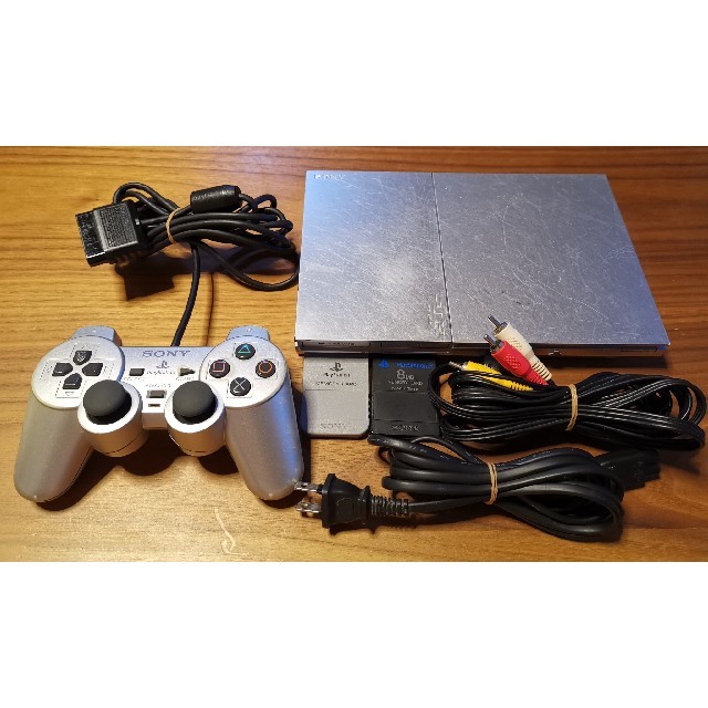 PlayStation2(プレイステーション2)のPS2本体 SCPH-90000 シルバー プレステ2 ジャンク扱い 送料込み エンタメ/ホビーのゲームソフト/ゲーム機本体(家庭用ゲーム機本体)の商品写真