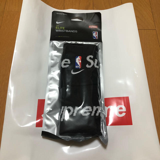 Supreme(シュプリーム)のsupreme NIKE NBA Wristbands 黒 メンズのアクセサリー(バングル/リストバンド)の商品写真