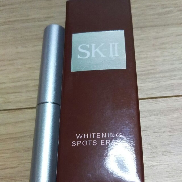 SK-II(エスケーツー)のSK-Ⅱ  ホワイトニング  スポッツ  イレイス  ライトベージュ コスメ/美容のベースメイク/化粧品(コンシーラー)の商品写真