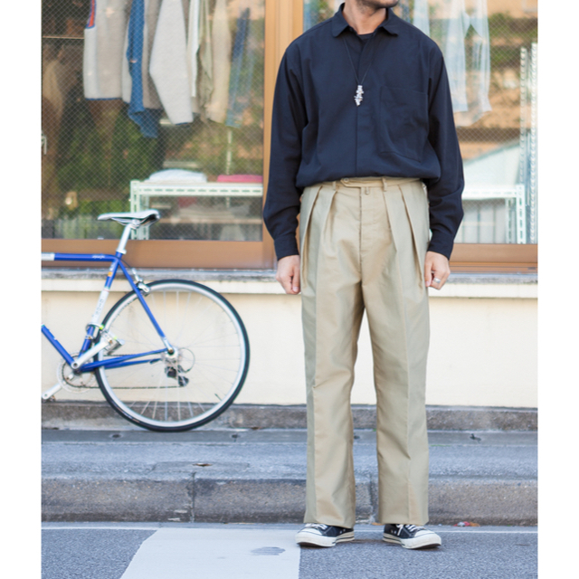 COMOLI(コモリ)の未使用 NEAT Giza Moleskin/WIDE メンズのパンツ(チノパン)の商品写真