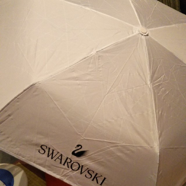 SWAROVSKI(スワロフスキー)のスワロフスキー　傘　非売品 レディースのファッション小物(傘)の商品写真